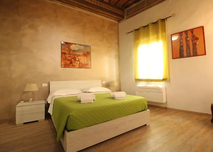 Nora's House * Siena